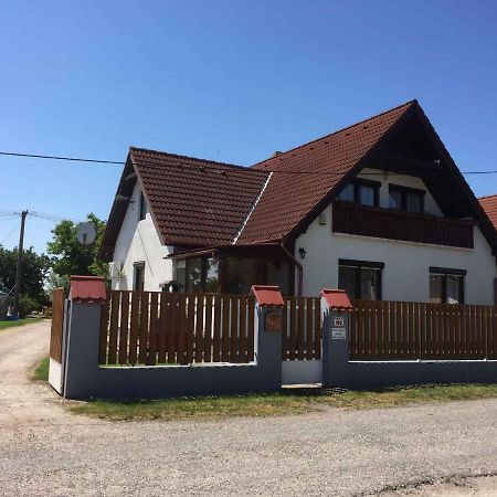 House And Apartment Balatonmariafuerdo 19319 Jozseftelep 外观 照片