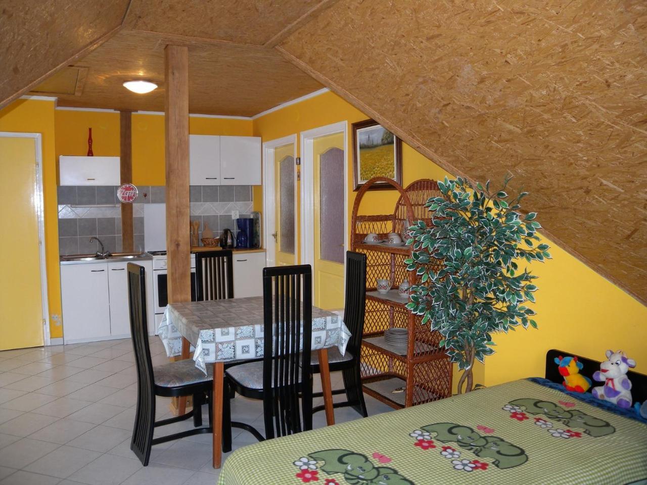 House And Apartment Balatonmariafuerdo 19319 Jozseftelep 外观 照片